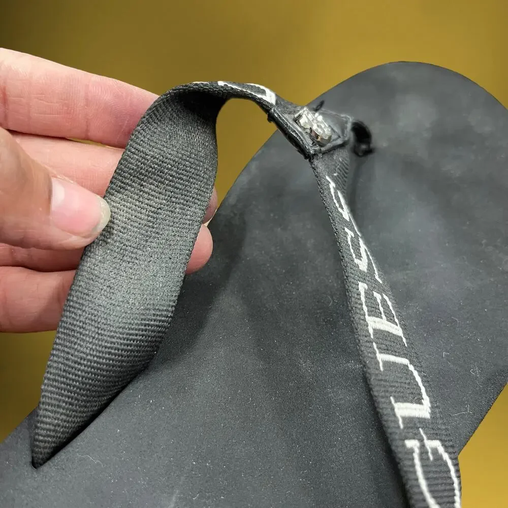 Guess Flip Flops Sz 10.5-11 (11